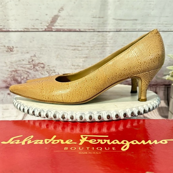 Salvatore Ferragamo Snakeskin Leather PointyToe  Pump Kitten 2” Heel Shoe Size 8 - Picture 5 of 16